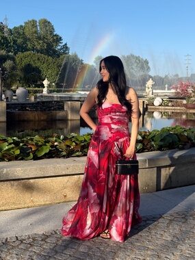 AJE FLORA GOWN SIZE 8